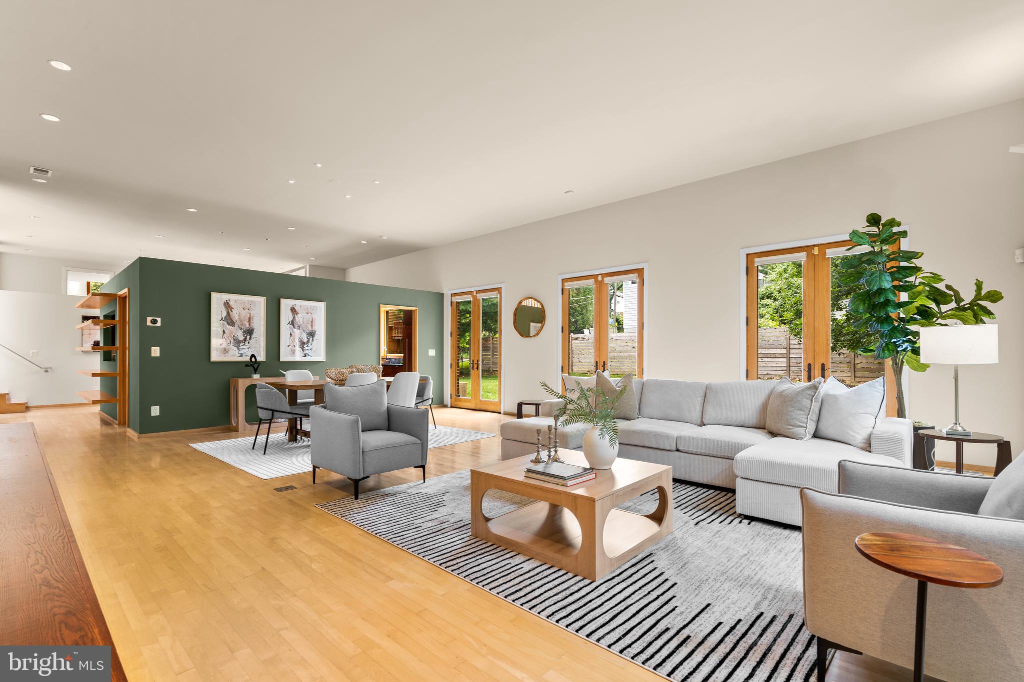 POPLAR TERRACE - Residential