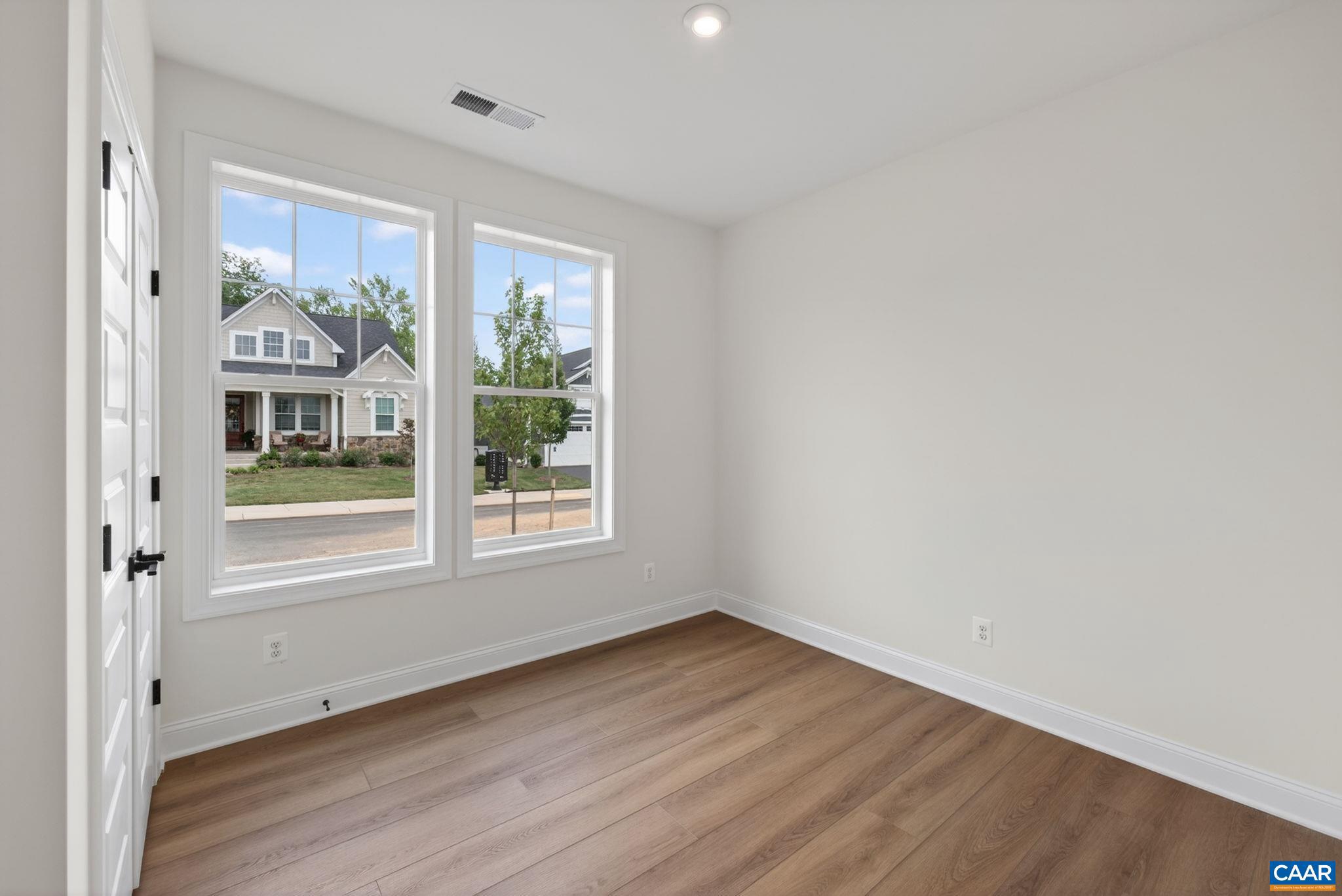 SPRING CREEK - Residential