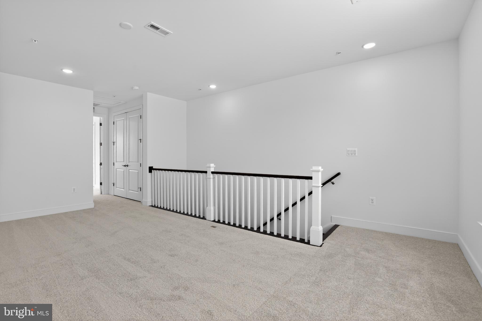FOUR SEASONS AT KENT ISLAND - Residential