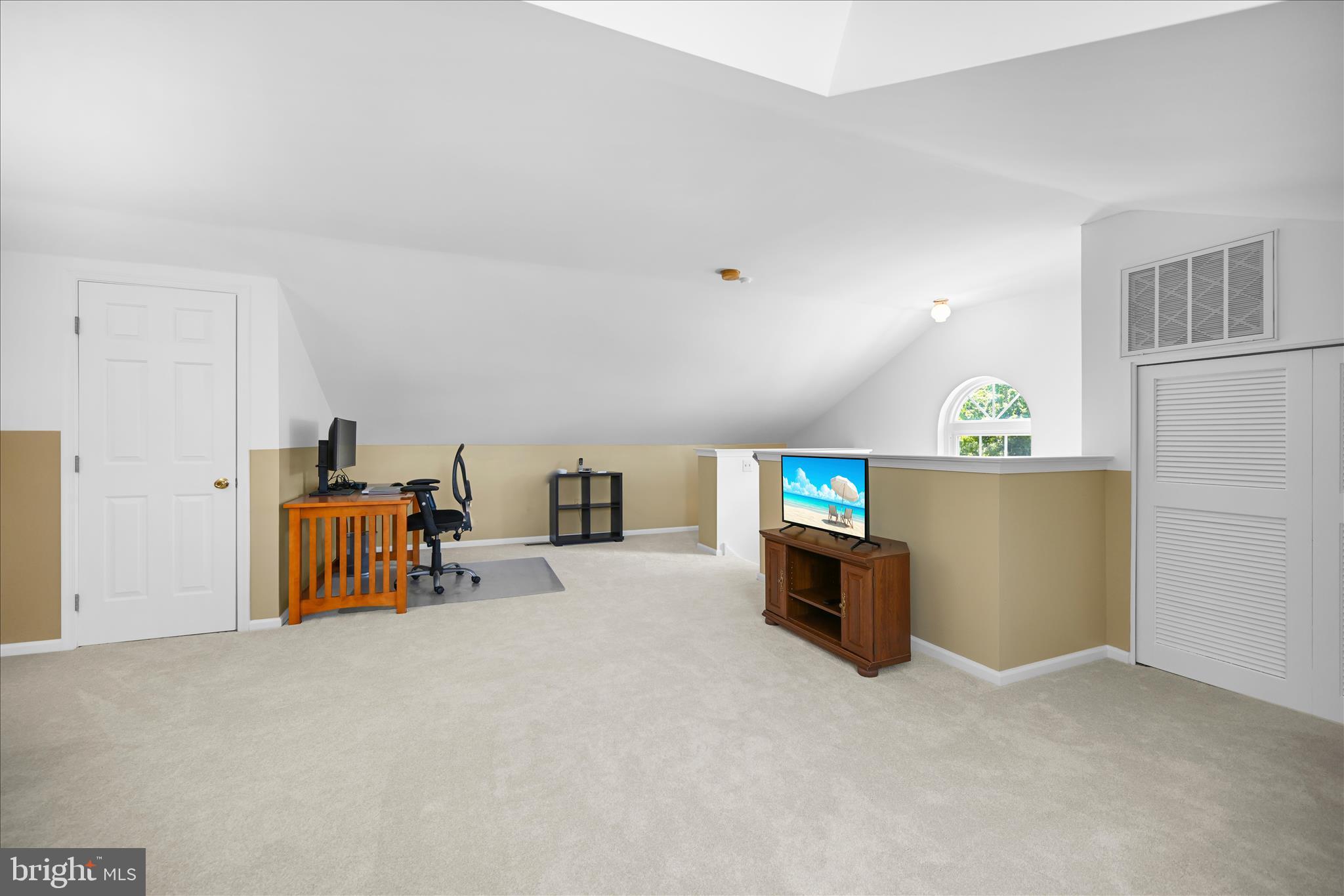 COLLEGE WOODS - Residential