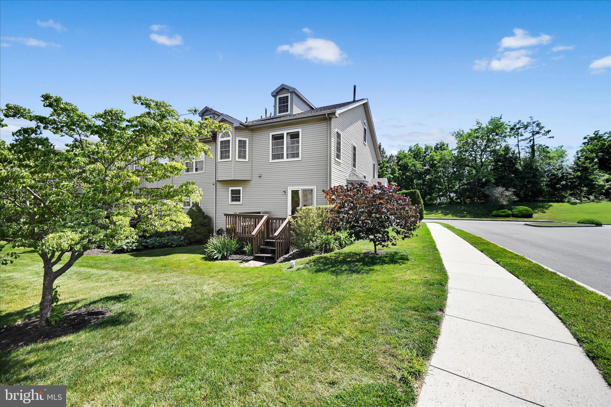 COLLEGE WOODS - Residential