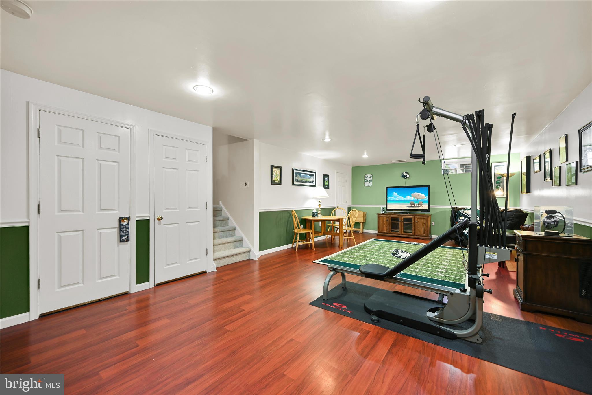 COLLEGE WOODS - Residential
