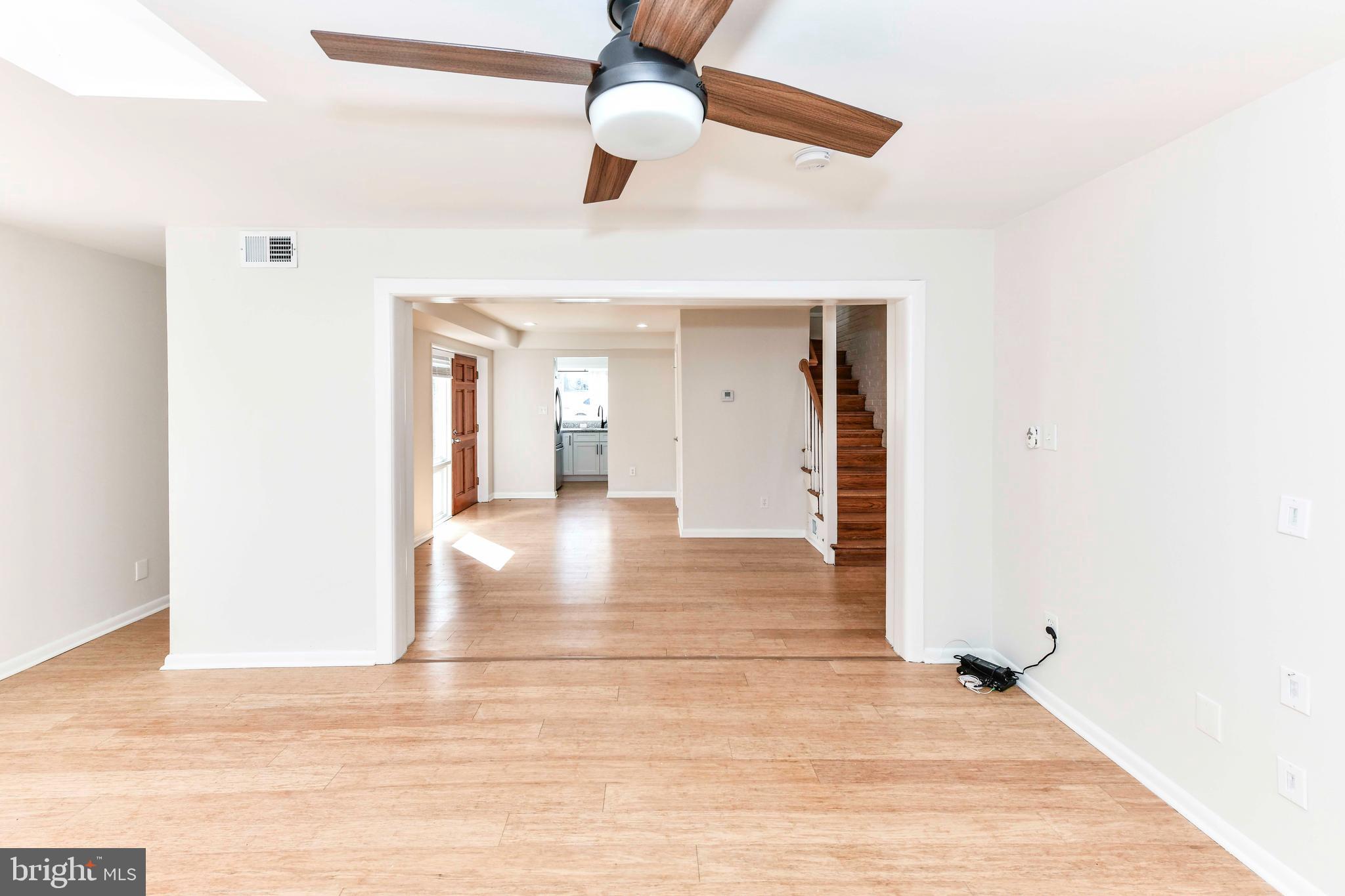 COLUMBIA FOREST - Residential Lease