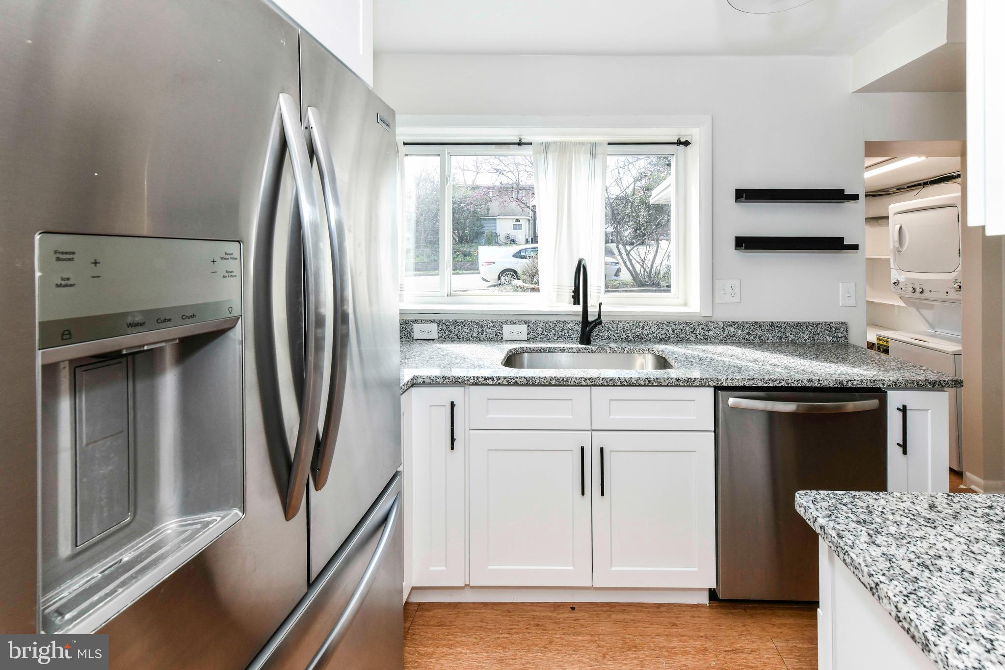 COLUMBIA FOREST - Residential Lease