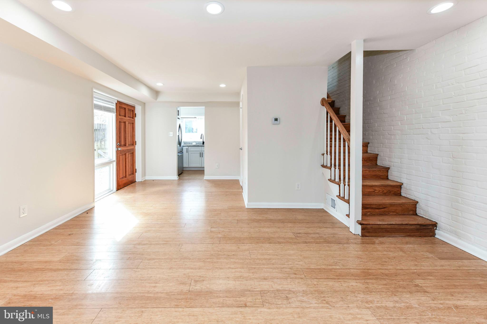COLUMBIA FOREST - Residential Lease