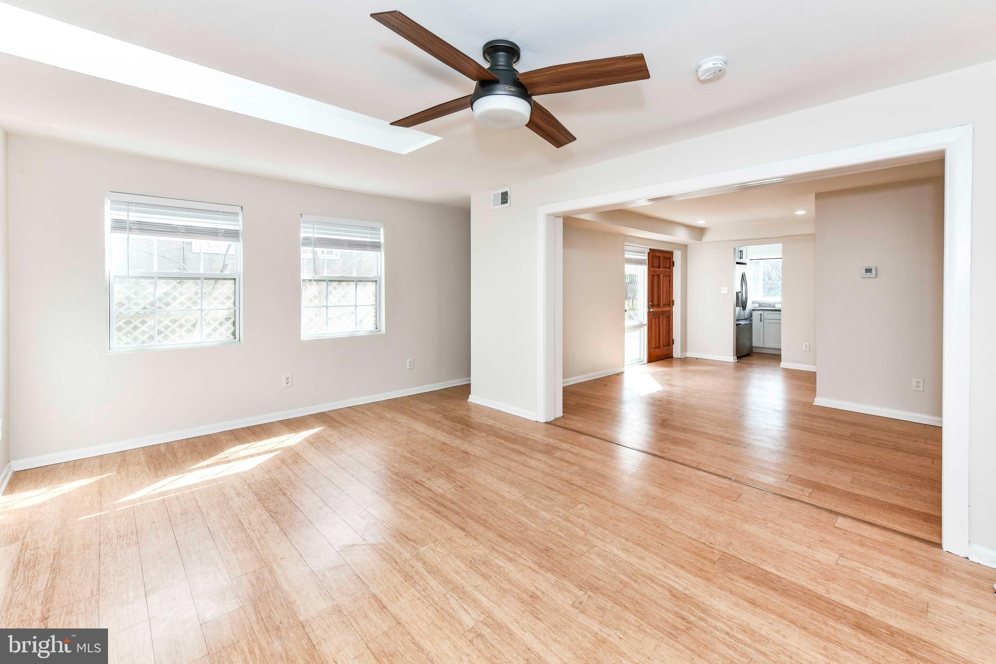 COLUMBIA FOREST - Residential Lease