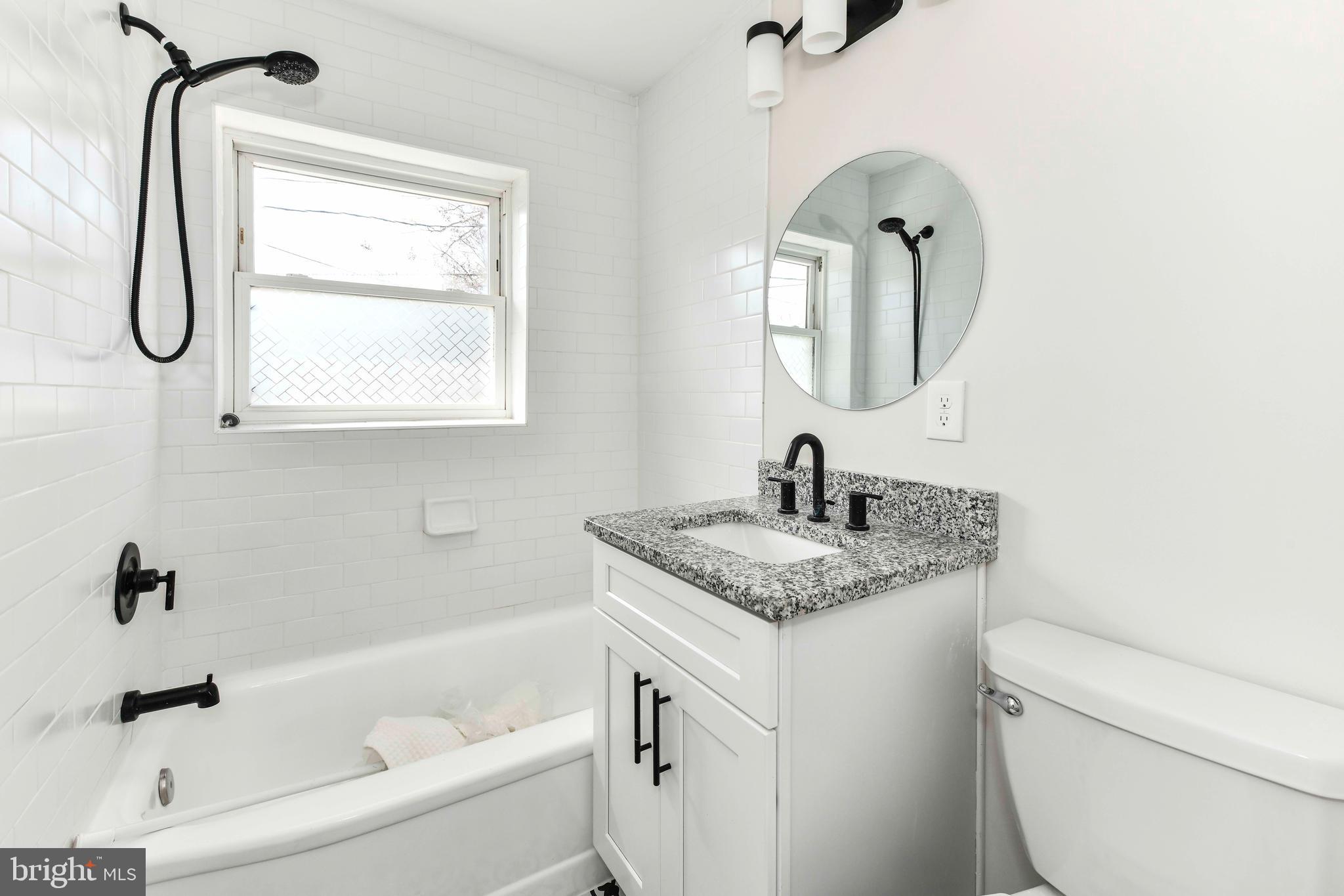 COLUMBIA FOREST - Residential Lease