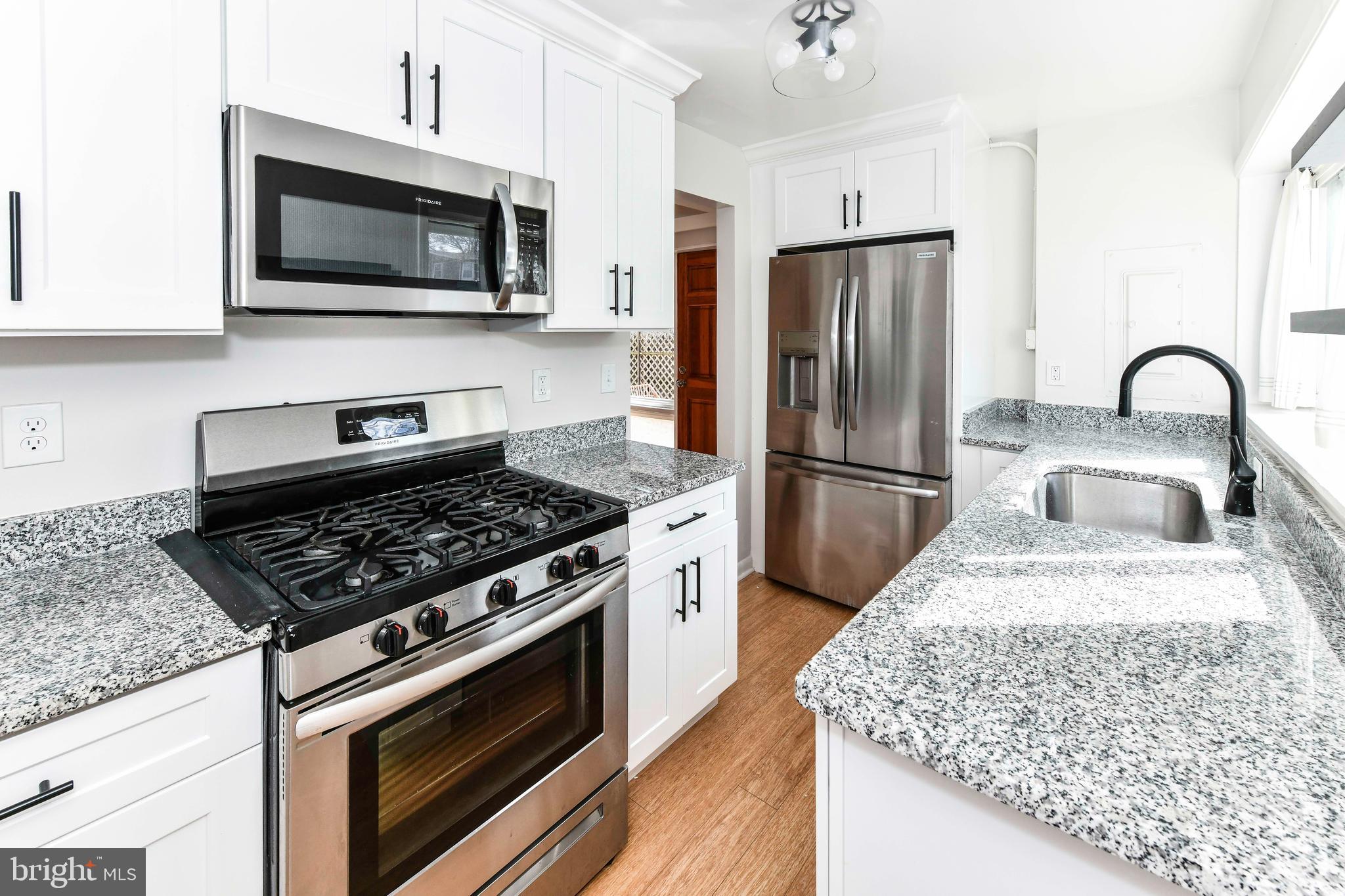 COLUMBIA FOREST - Residential Lease