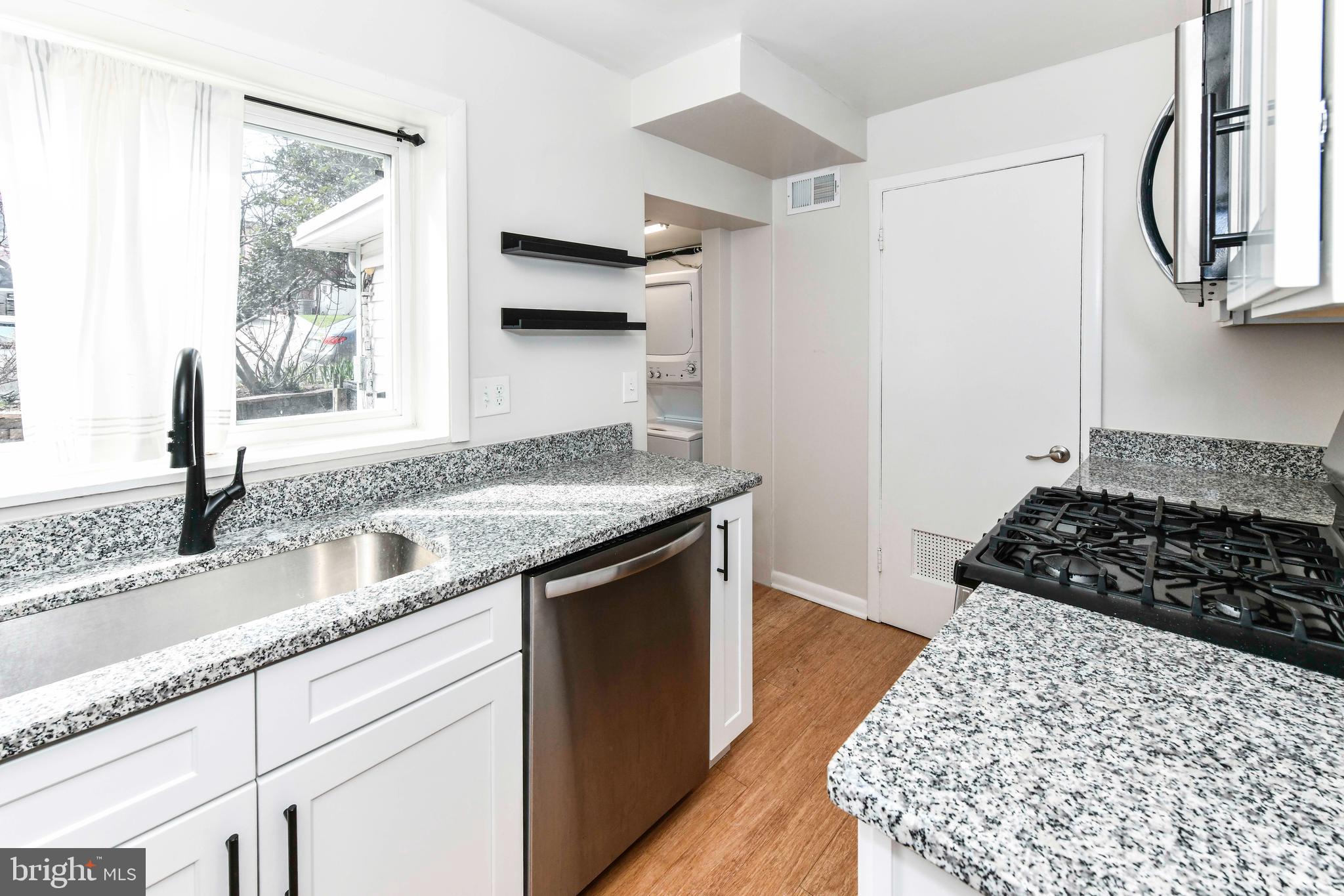 COLUMBIA FOREST - Residential Lease