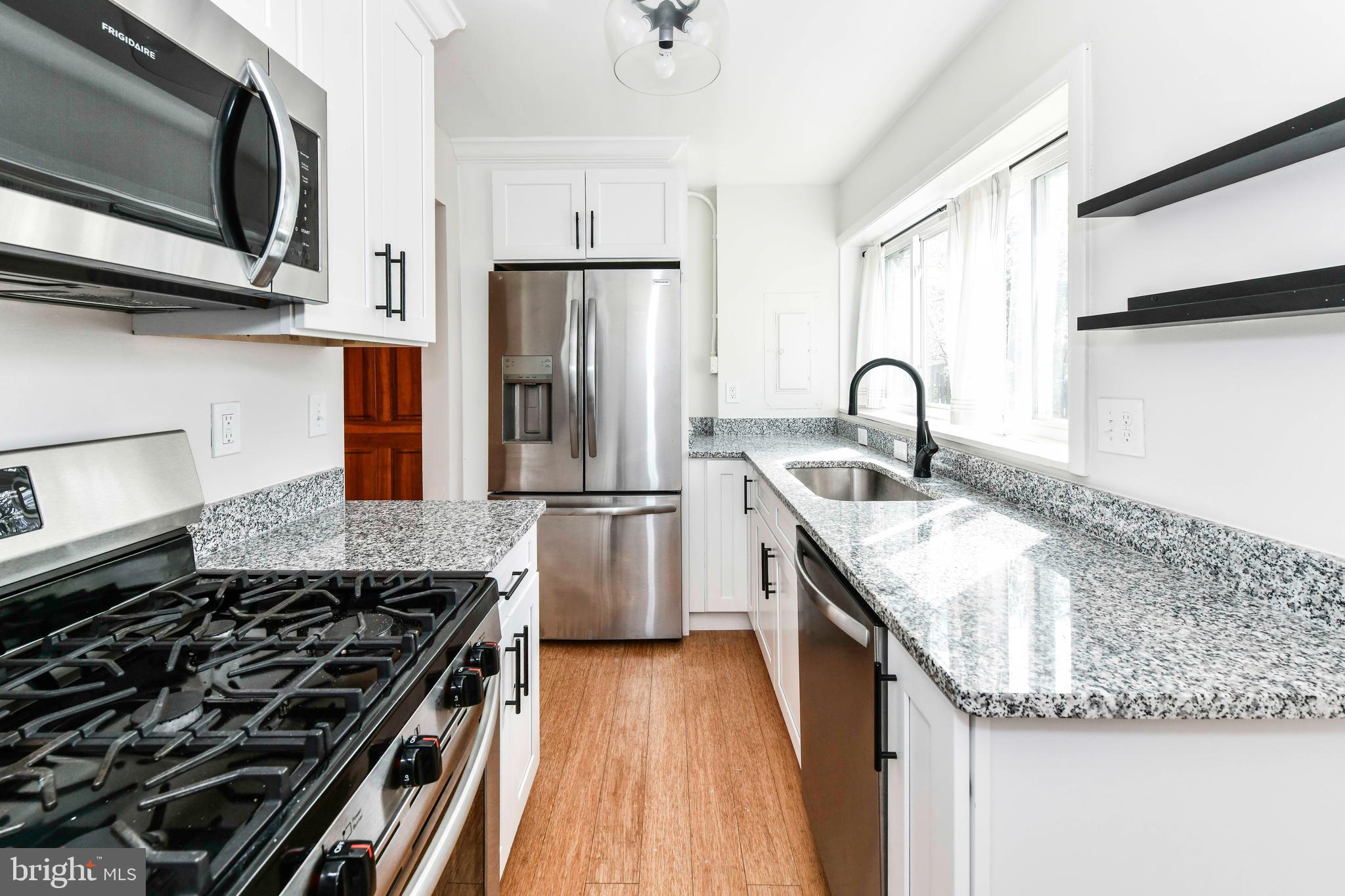 COLUMBIA FOREST - Residential Lease