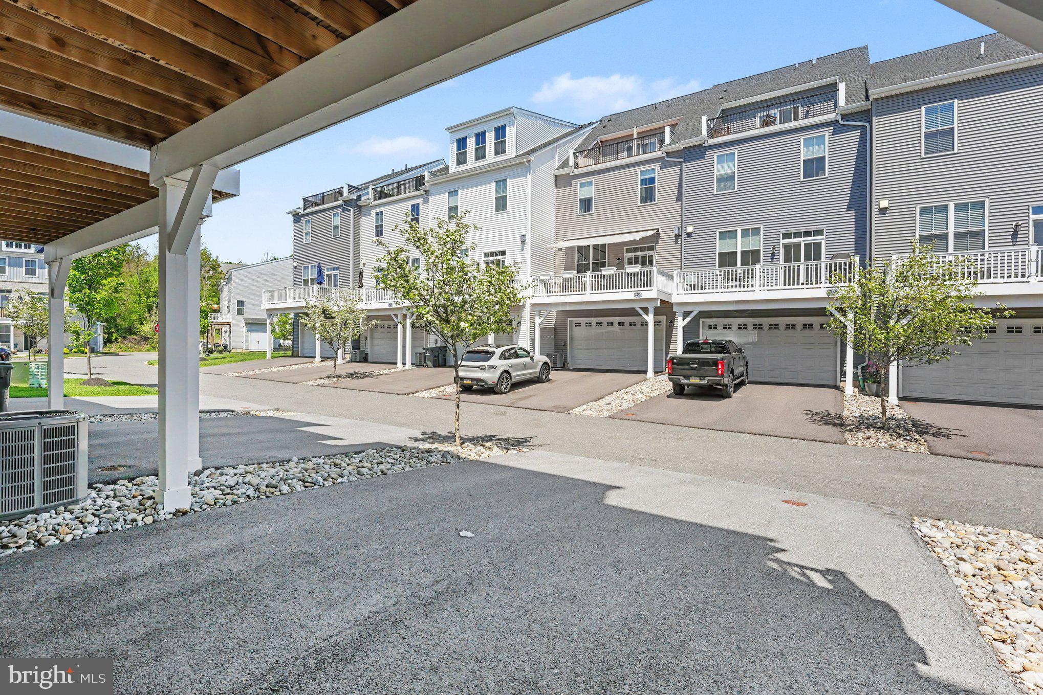 STEELPOINTE - Residential