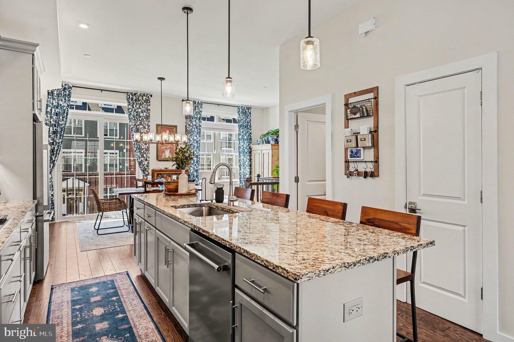 STEELPOINTE - Residential