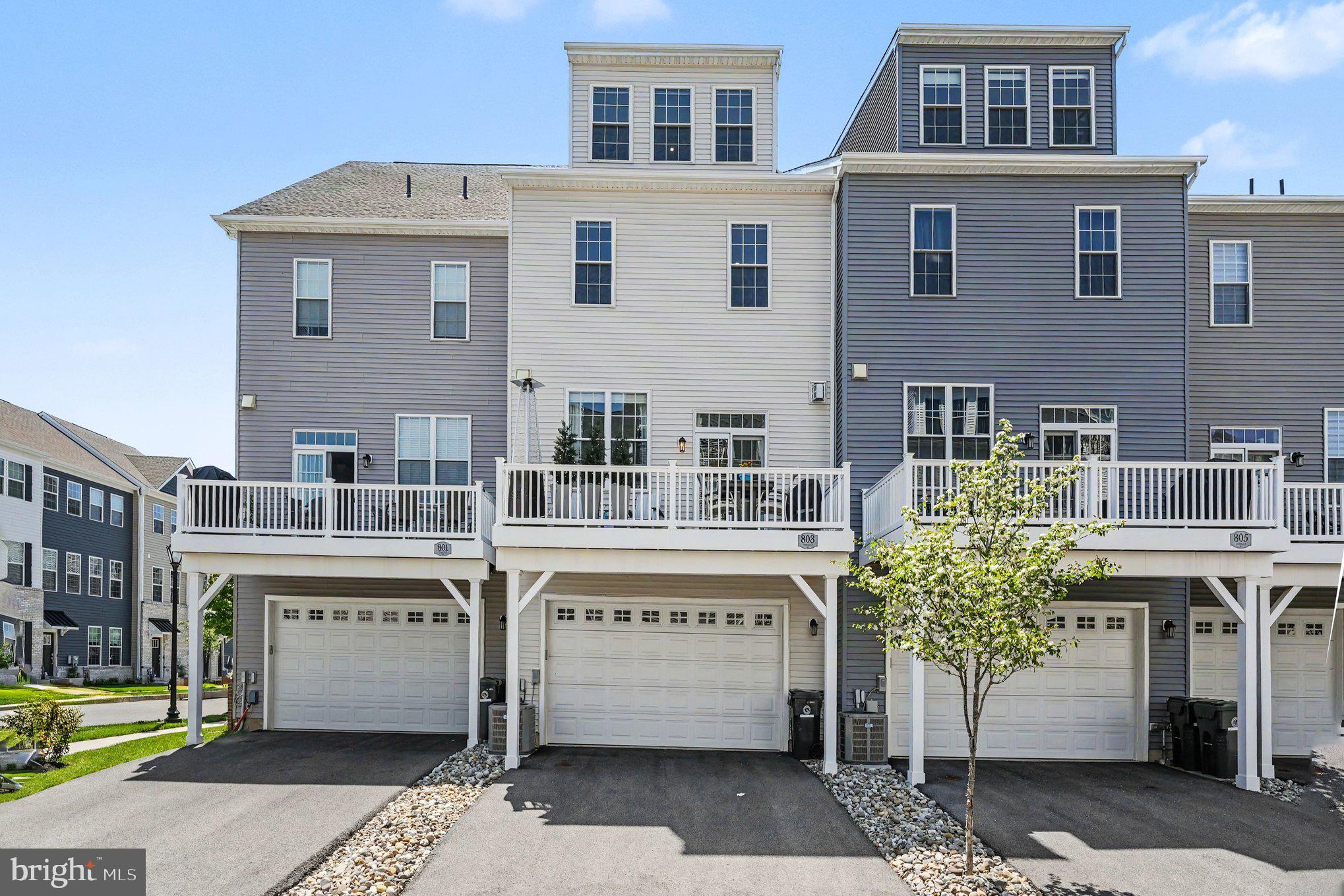 STEELPOINTE - Residential
