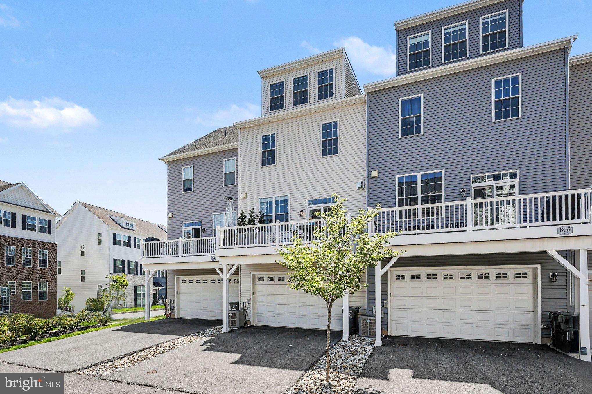STEELPOINTE - Residential