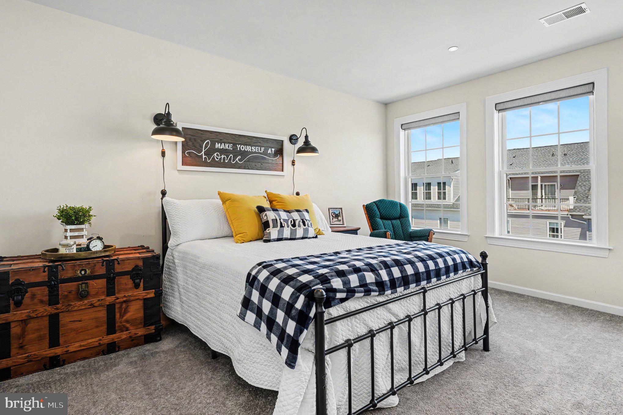 STEELPOINTE - Residential
