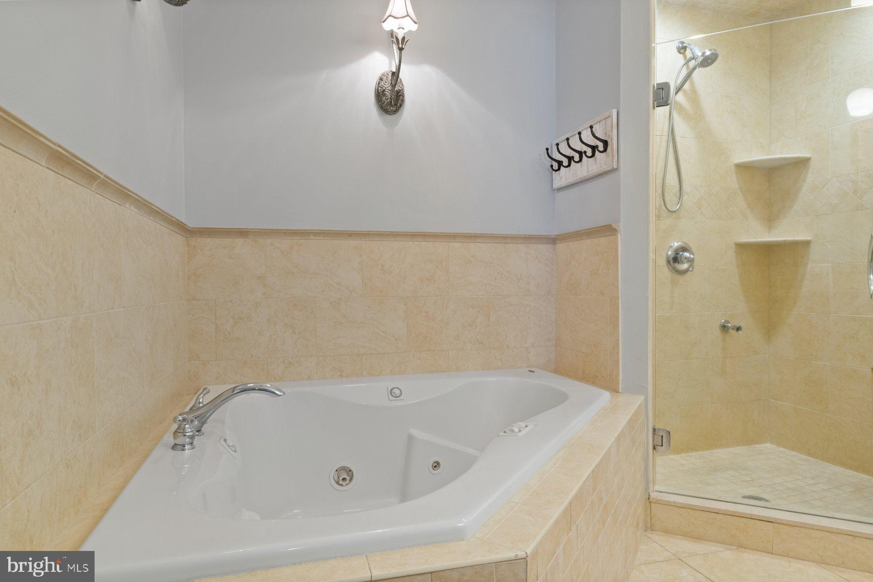 FOUR SEASONS ESTATES - Residential