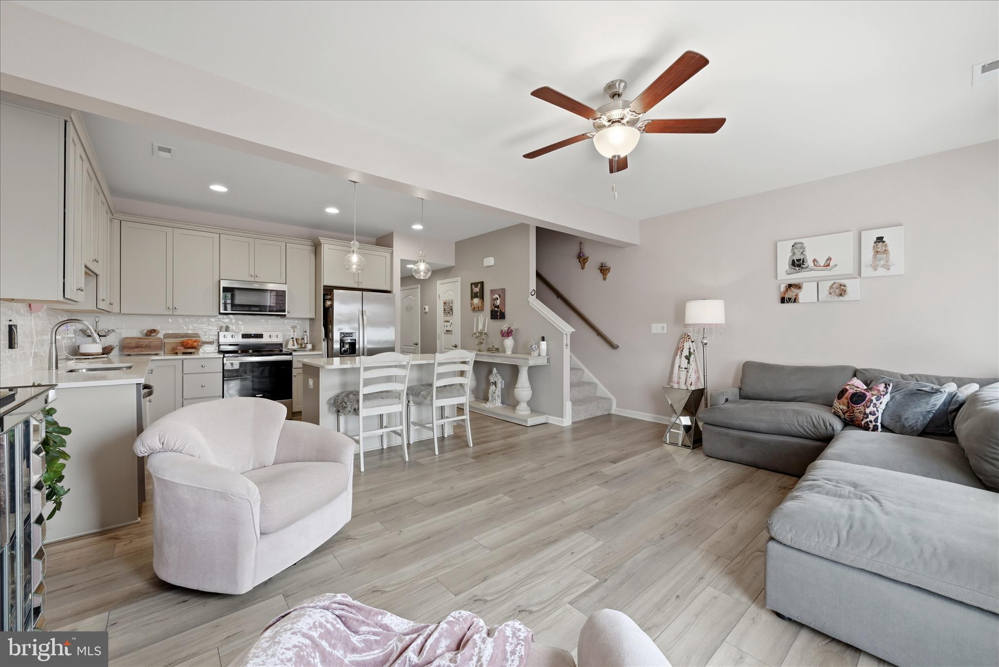 OVERLOOK AT RIVERSIDE TOWNHOMES - Residential