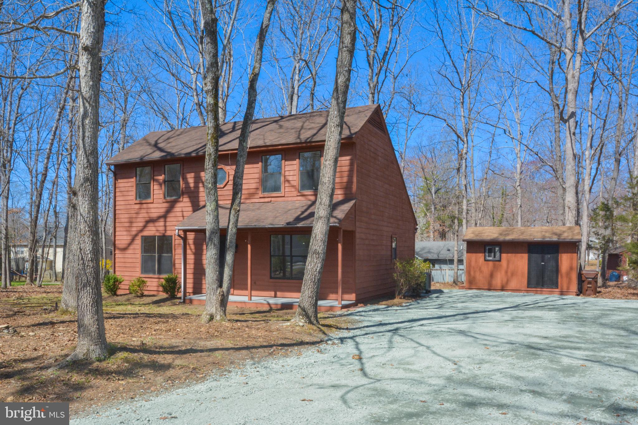 BEAUTIFUL 3 BEDROOM, 2 BATH HOME IN LAKE MONTICELLO. NEW KITCHEN CABINETS, NEW SS APPLIANCES, NEW COUNTER TOPS, NEW CARPET, NEW LVP FLOORING, DECK, STORAGE SHED, NEW LIGHT FIXTURES, FRESHLY PAINTED, AND NEW WATER HEATER! YOU WILL NOT BE DISAPPOINTED! READY TO MOVE IN TO!