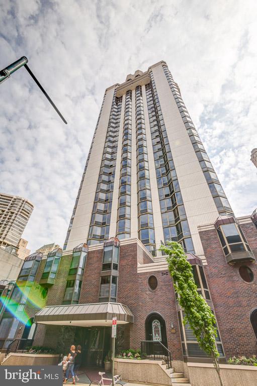 RITTENHOUSE SQUARE - Residential Lease