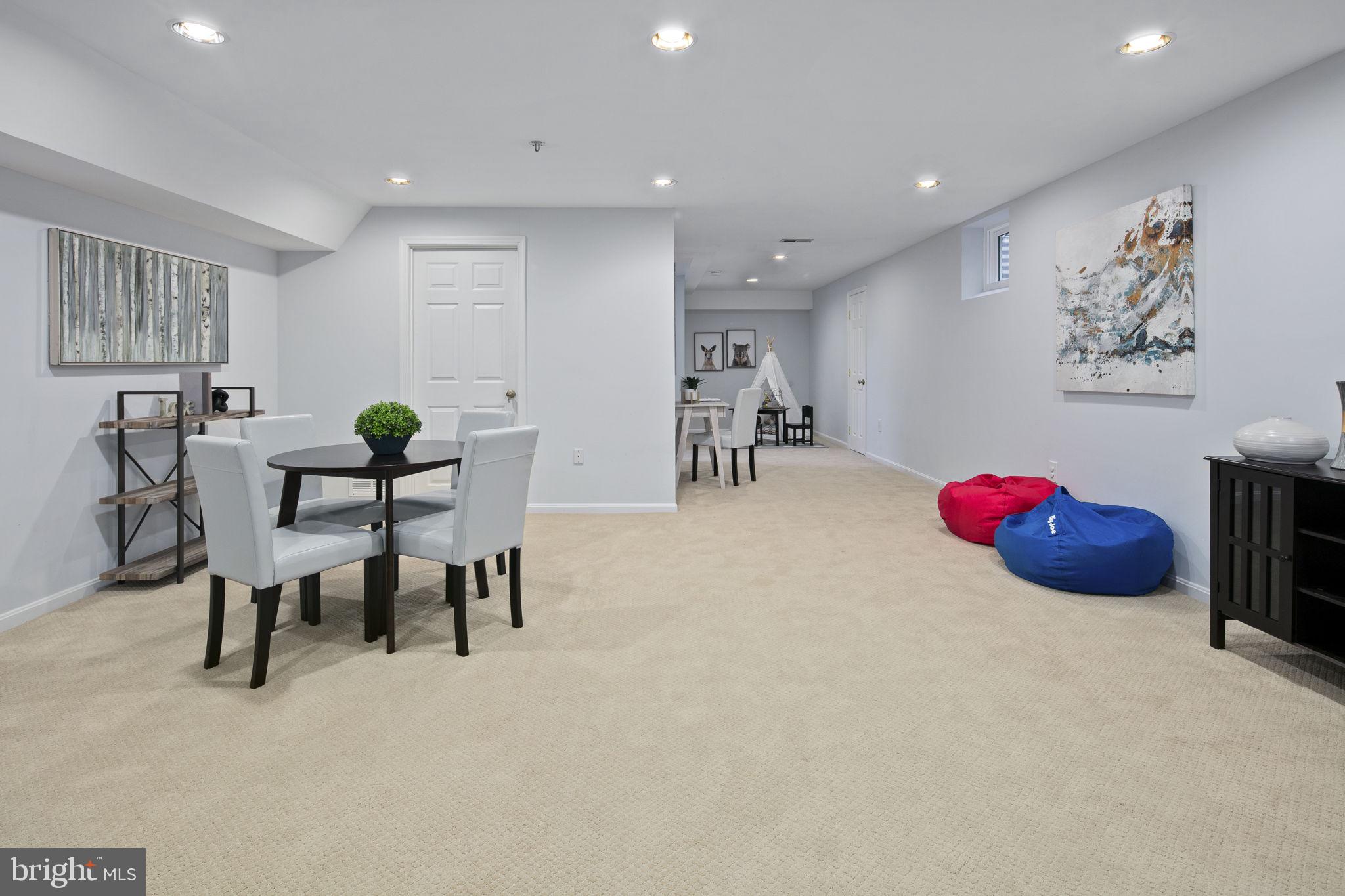 MAYWOOD - Residential