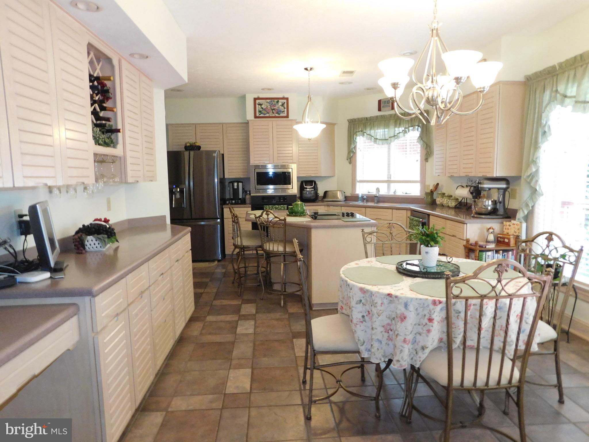 TIMBERLAKE ESTATEES - Residential