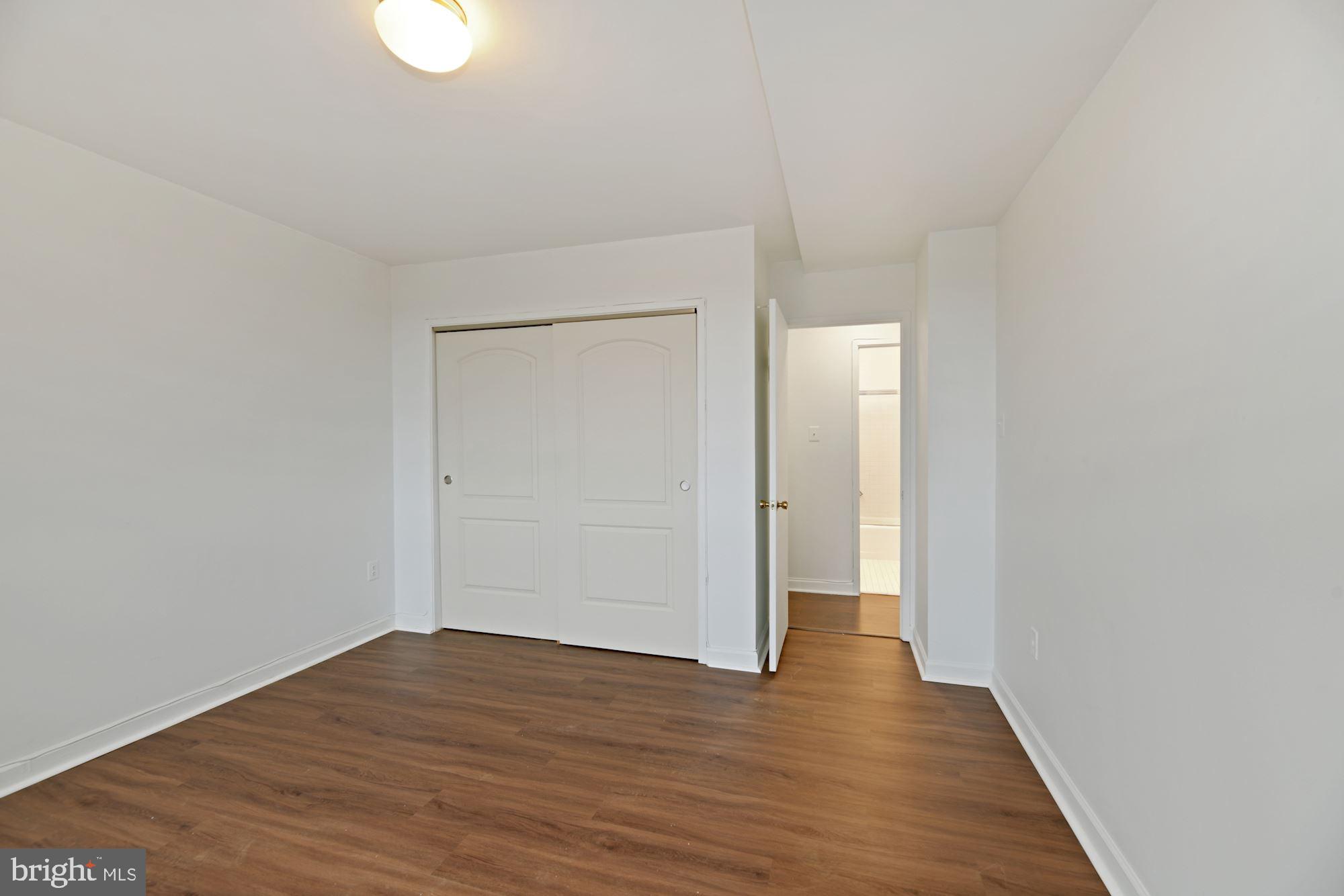 ROSSLYN - Residential Lease