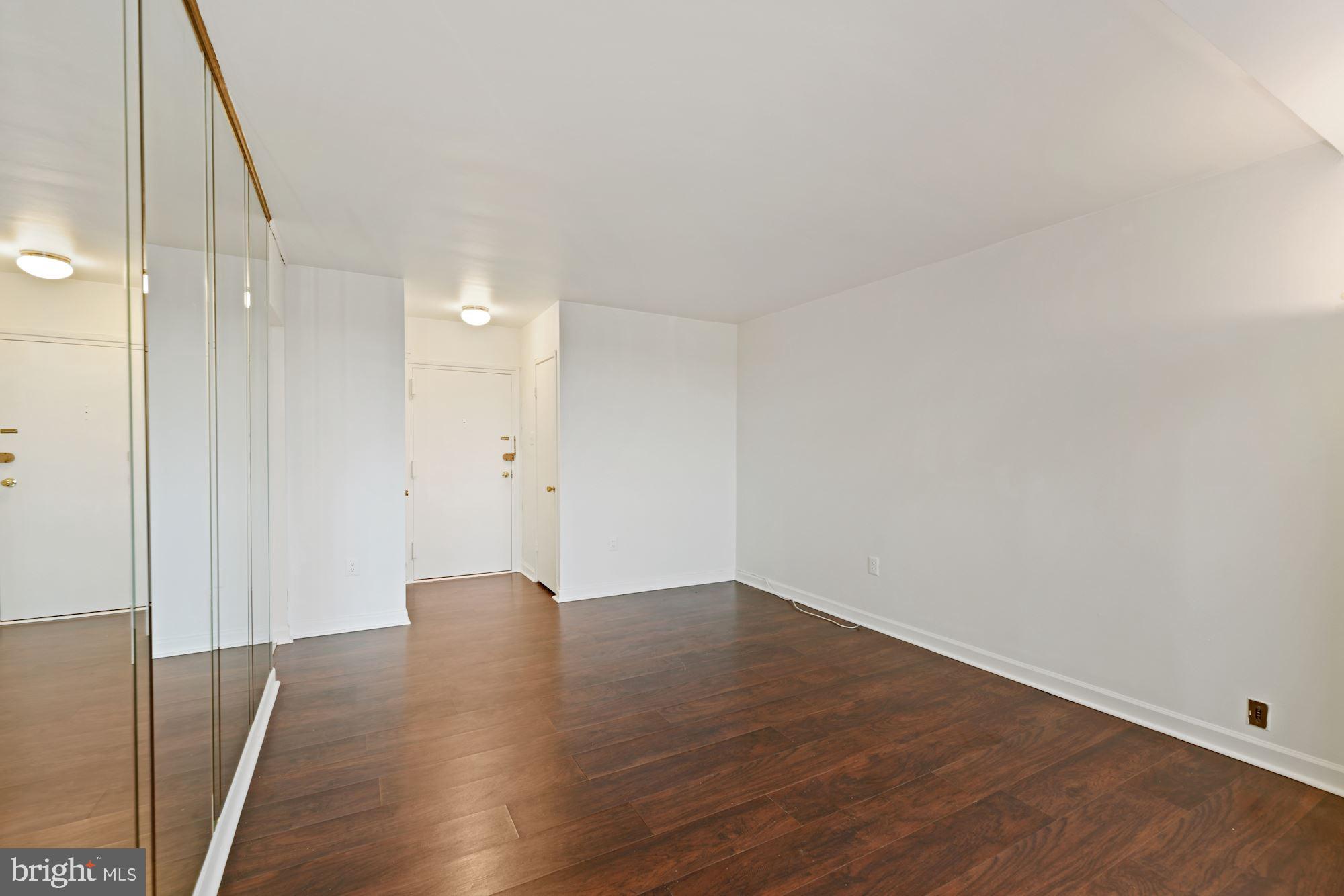 ROSSLYN - Residential Lease