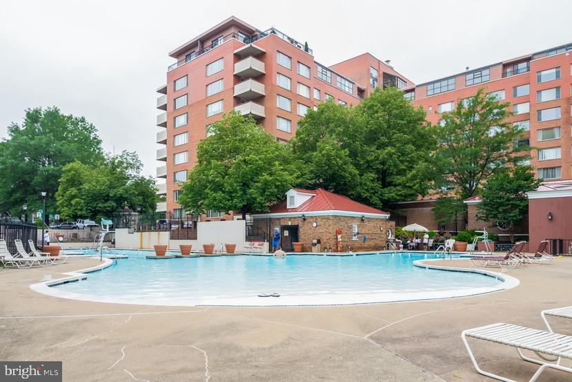ROSSLYN - Residential Lease