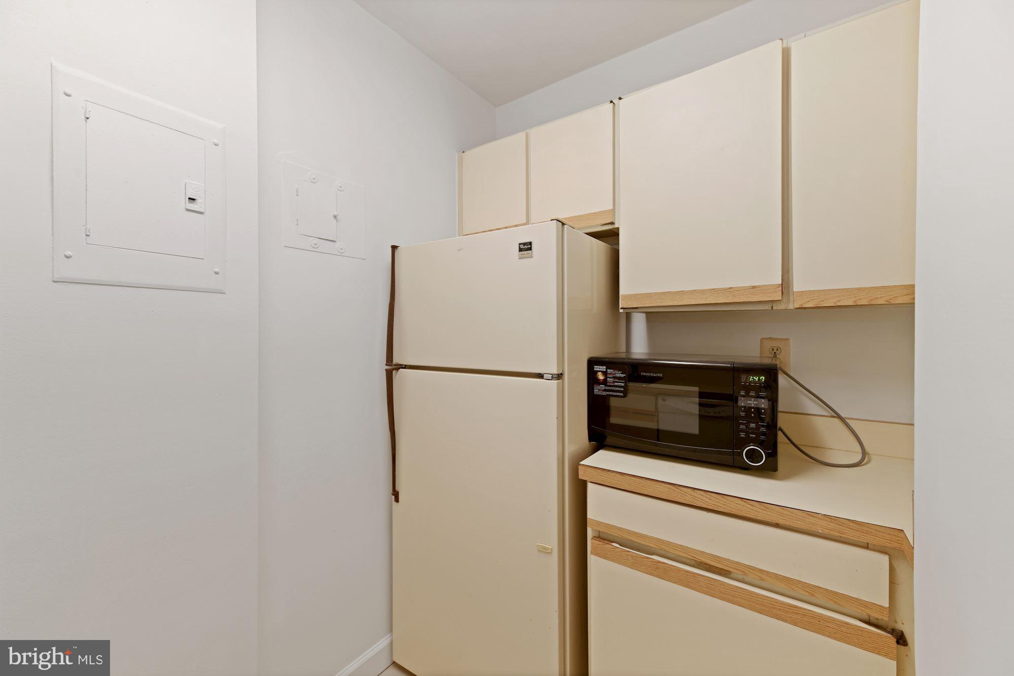 ROSSLYN - Residential Lease