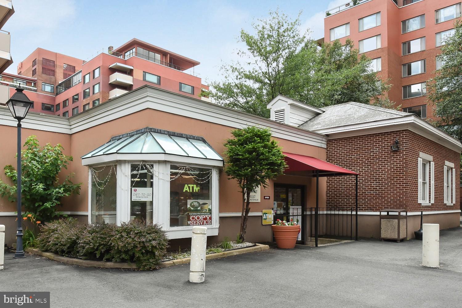 ROSSLYN - Residential Lease