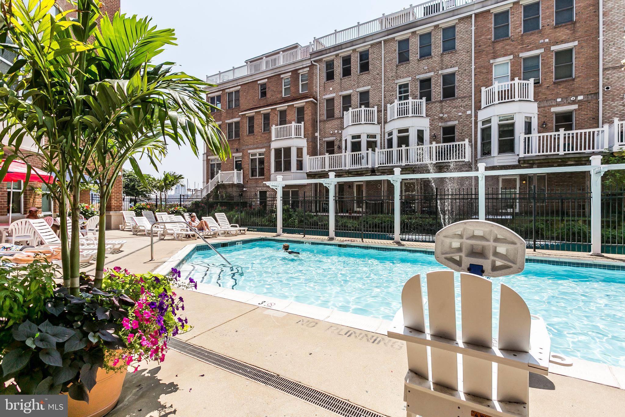 PIERSIDE AT HARBORVIEW - Residential
