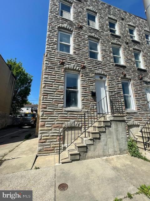 Come see this end unit row home In Baltimore City with newer appliances, OTR, Gas Range, Refrigerator, recent paint and newer drywall throughout main levels.  Main bedroom has half bath  Newer laminate wide plank flooring throughout.  Second floor has two bedrooms, one with 1/2 bath en-suite, main bath in upstairs hallway.  Third floor could possibly be used for expansion, but buyer and buyers agent responsible for any verifying use.  Property would make a great first time home or a rental property.  Close to State of Maryland Complex, UMD at Baltimore, Inner Harbor, Camden Yards or Ravens Stadium, Fells Point and Canton.

*** July 22, 2023 update, tenant occupied, do not bother tenant by stopping by without an appointment.
