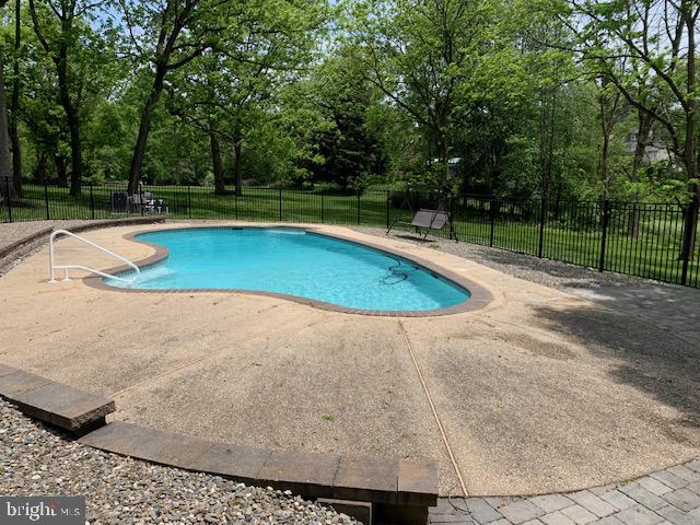 CROSS CREEK - Residential
