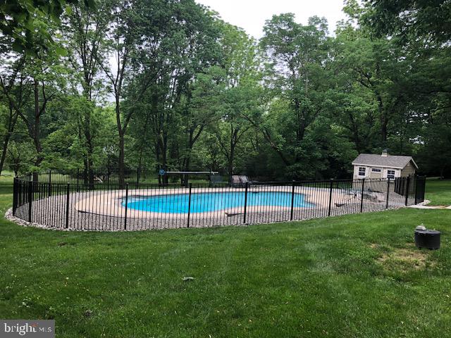 CROSS CREEK - Residential