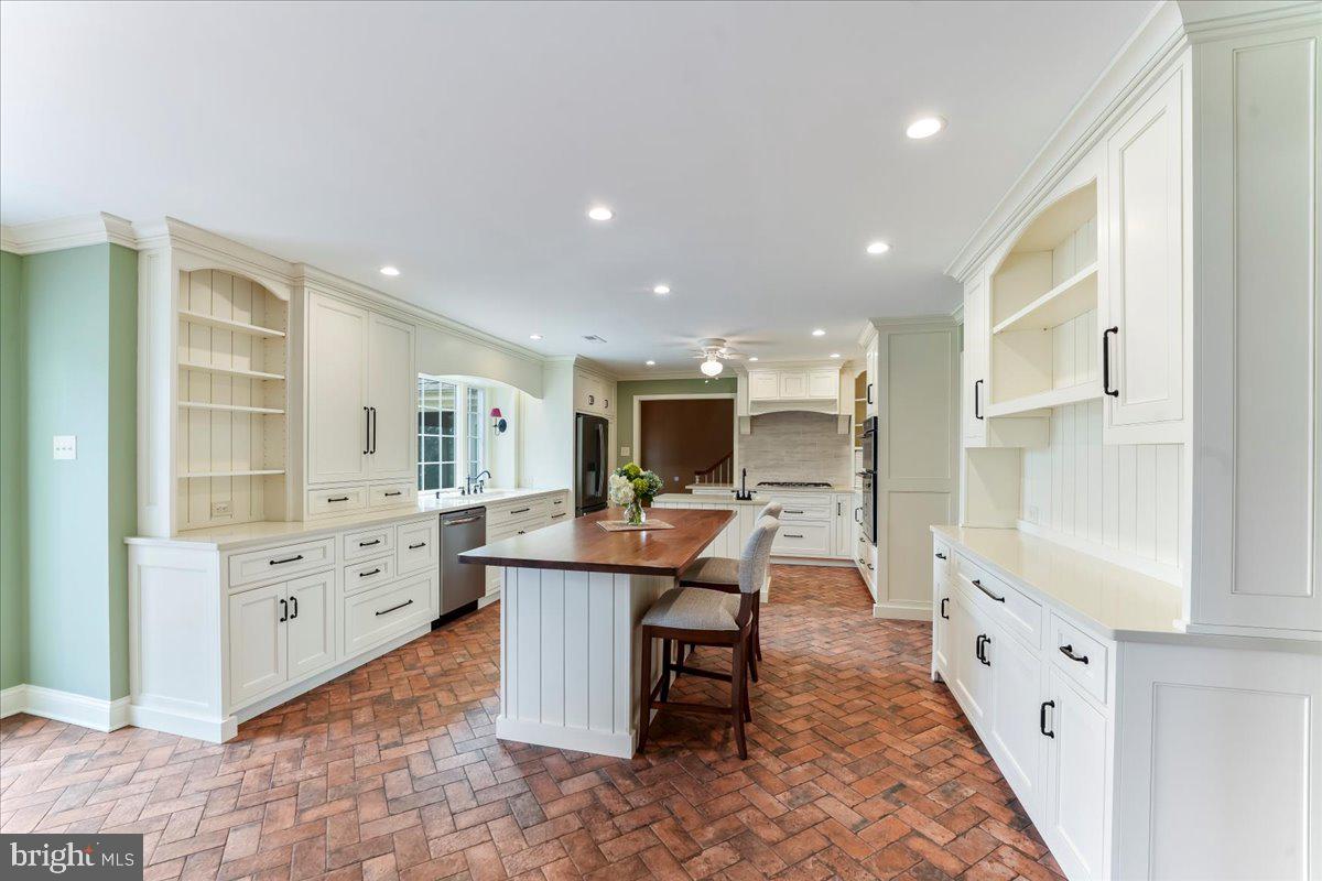 CROSS CREEK - Residential