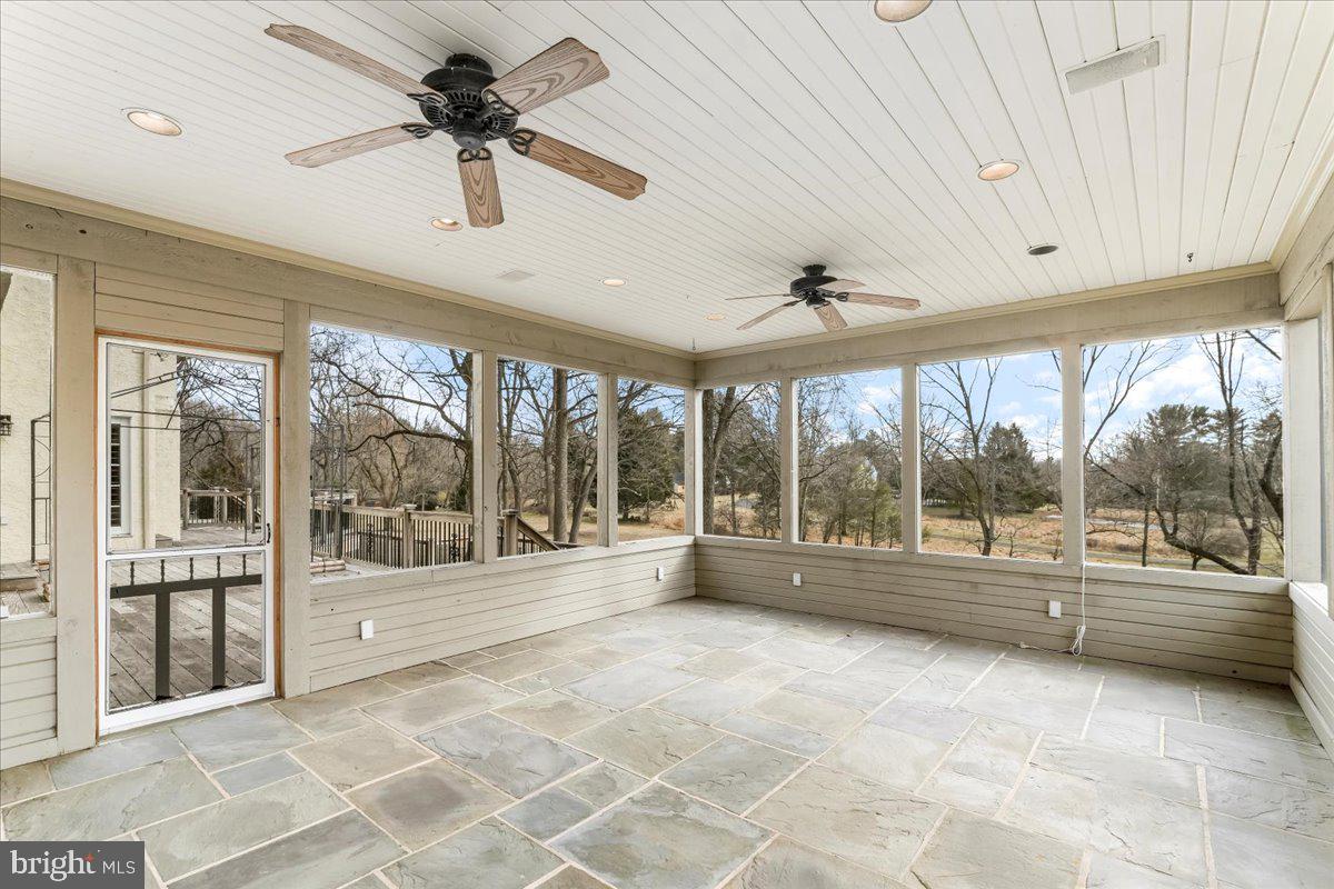 CROSS CREEK - Residential