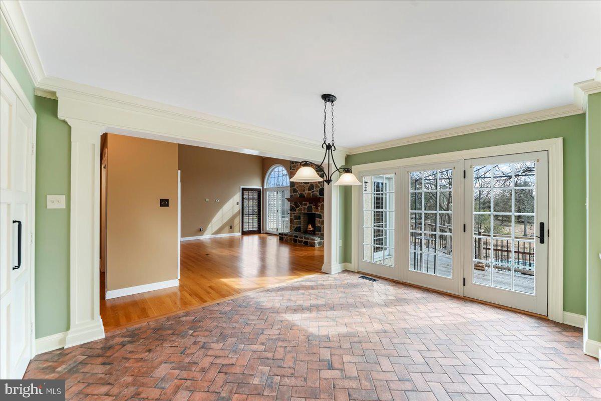 CROSS CREEK - Residential
