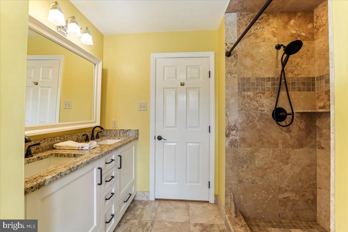 CROSS CREEK - Residential