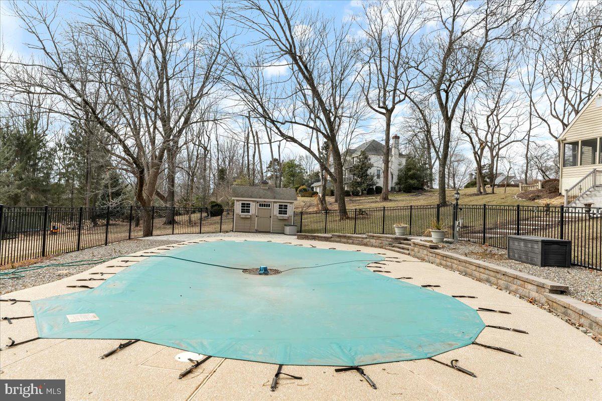 CROSS CREEK - Residential