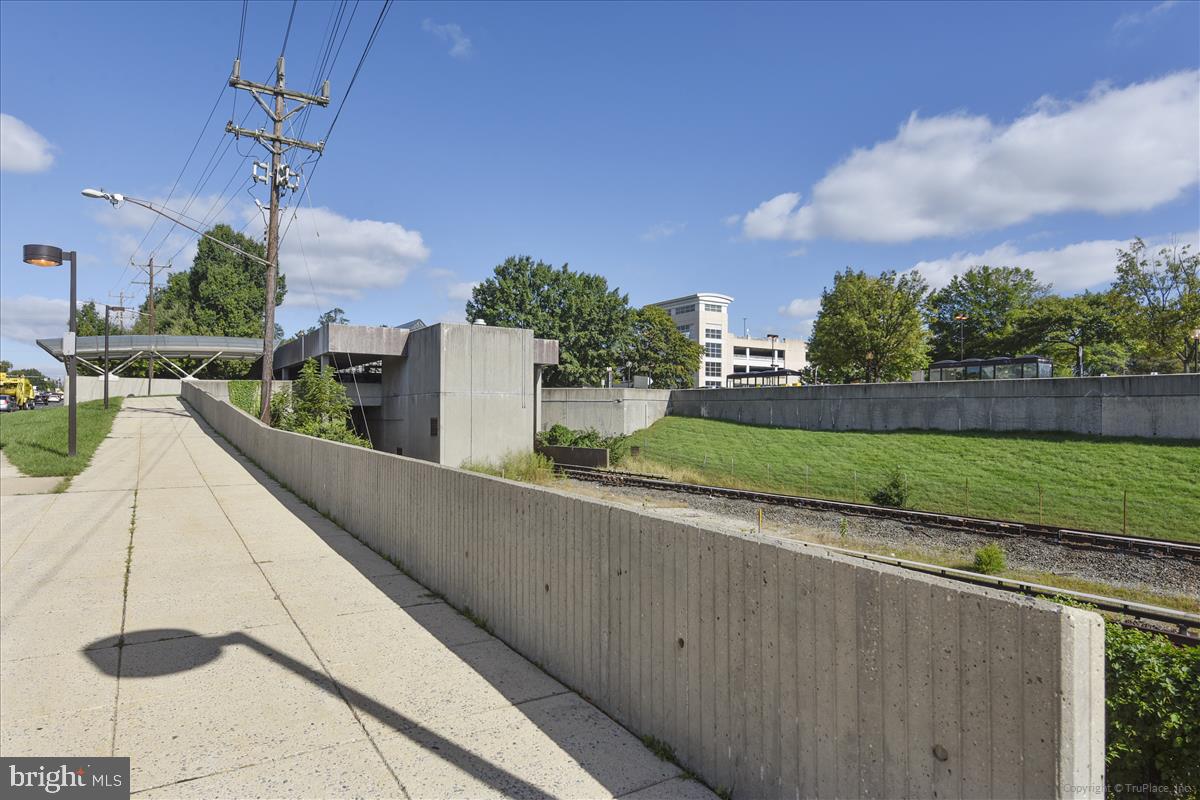 LONE OAK - Residential