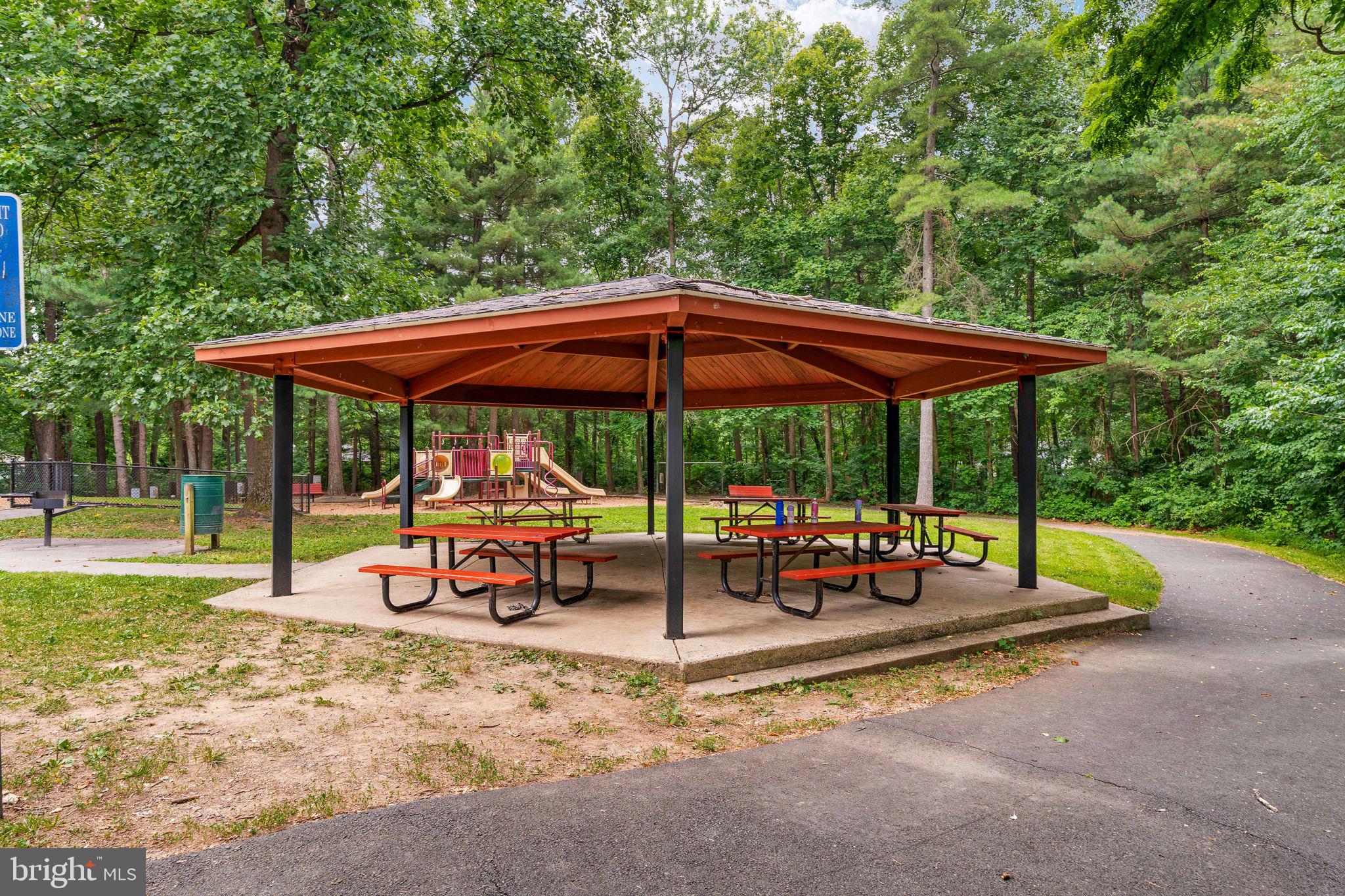 RESTON - Residential