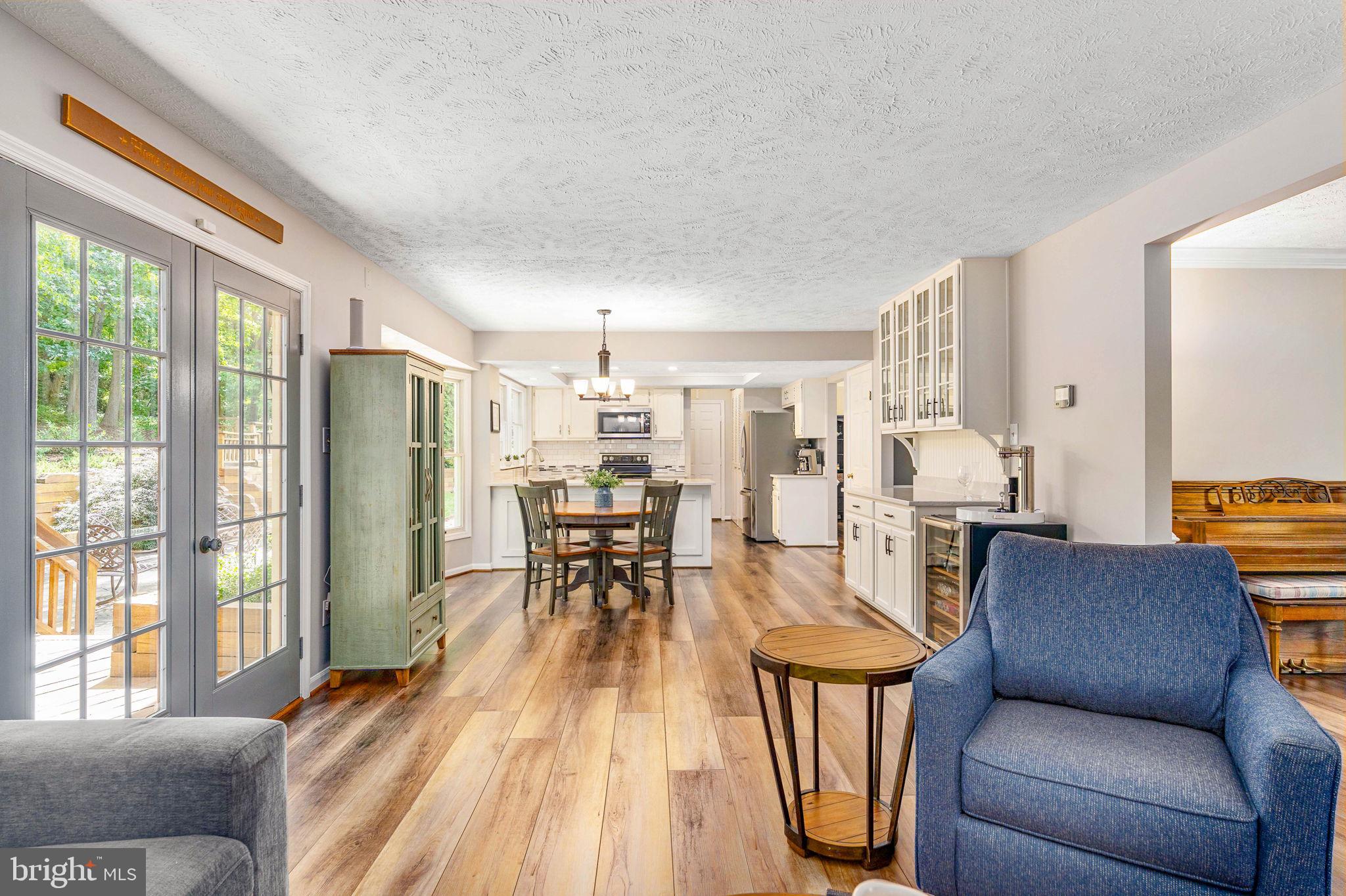 RESTON - Residential