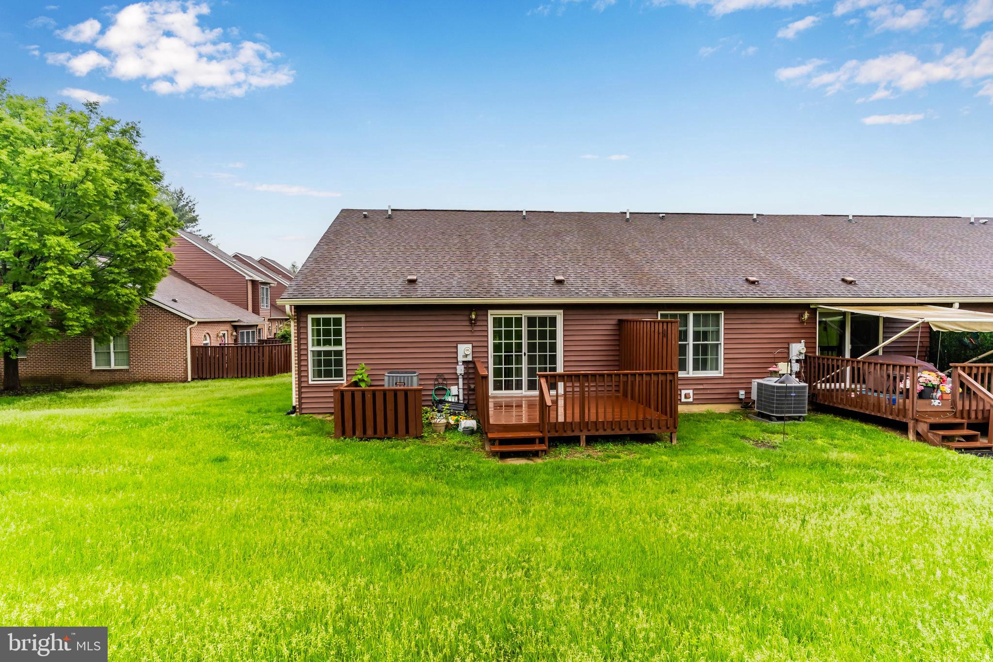 LAUREL HILLS NORTH - Residential