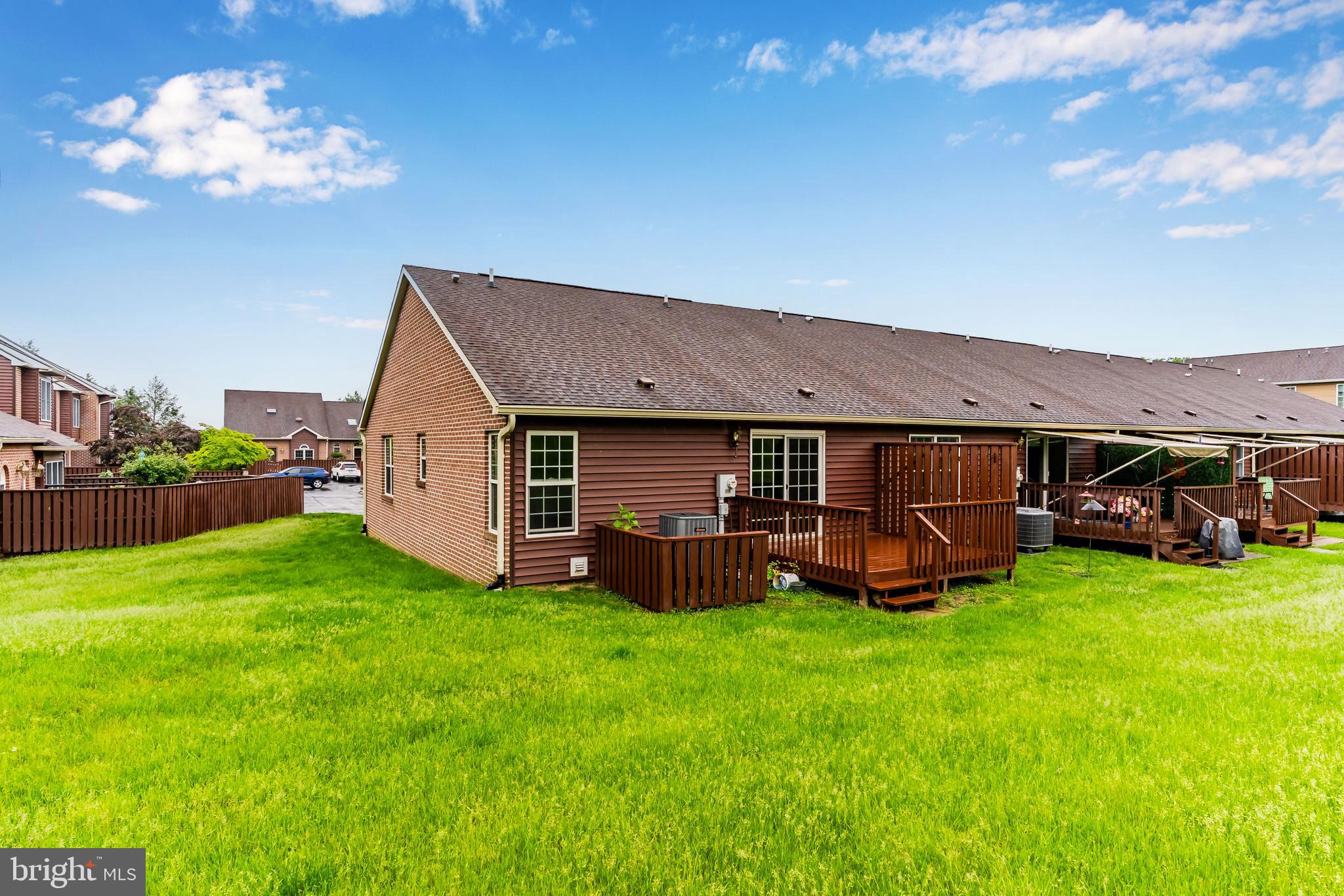 LAUREL HILLS NORTH - Residential