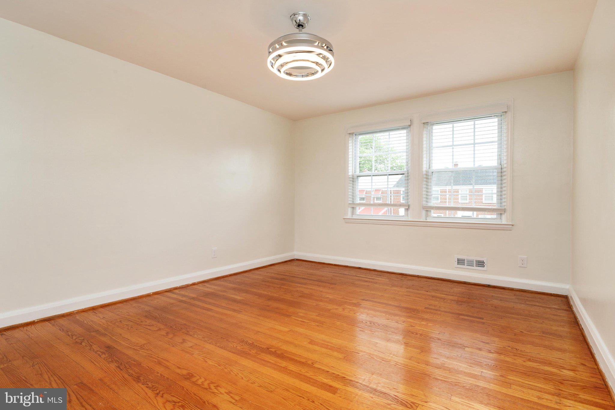 EDNOR GARDENS - LAKESIDE - Residential