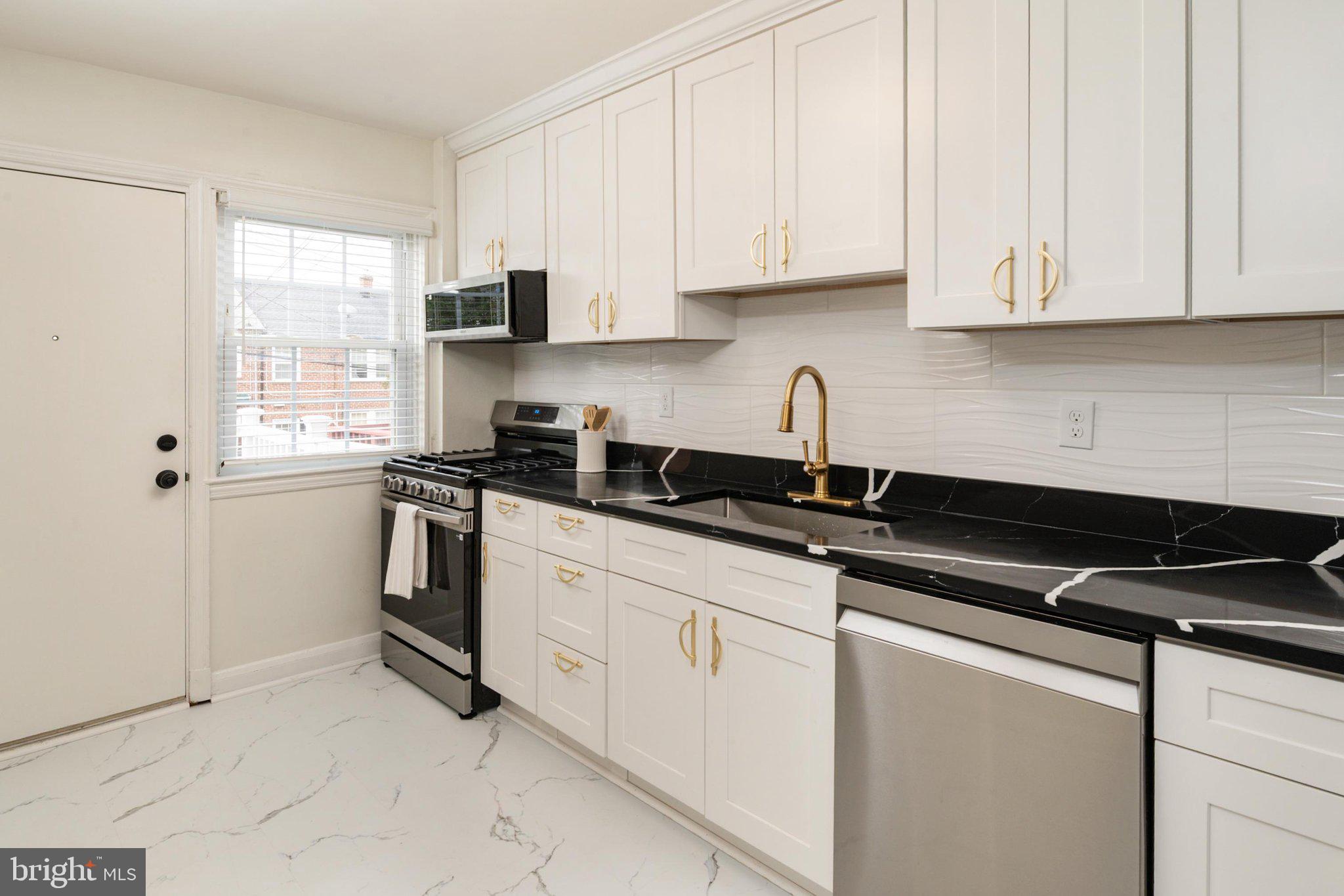 EDNOR GARDENS - LAKESIDE - Residential