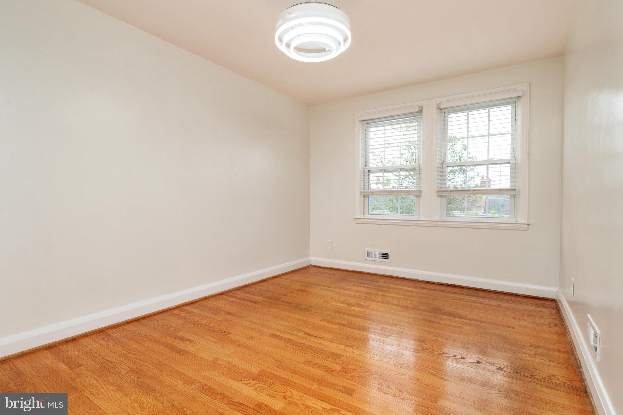 EDNOR GARDENS - LAKESIDE - Residential
