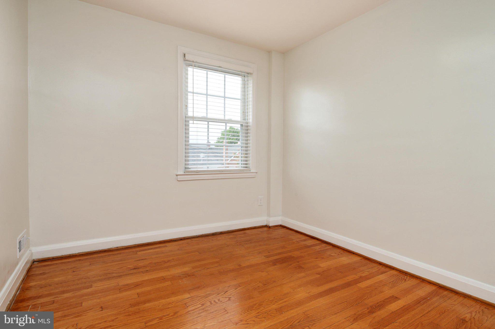EDNOR GARDENS - LAKESIDE - Residential