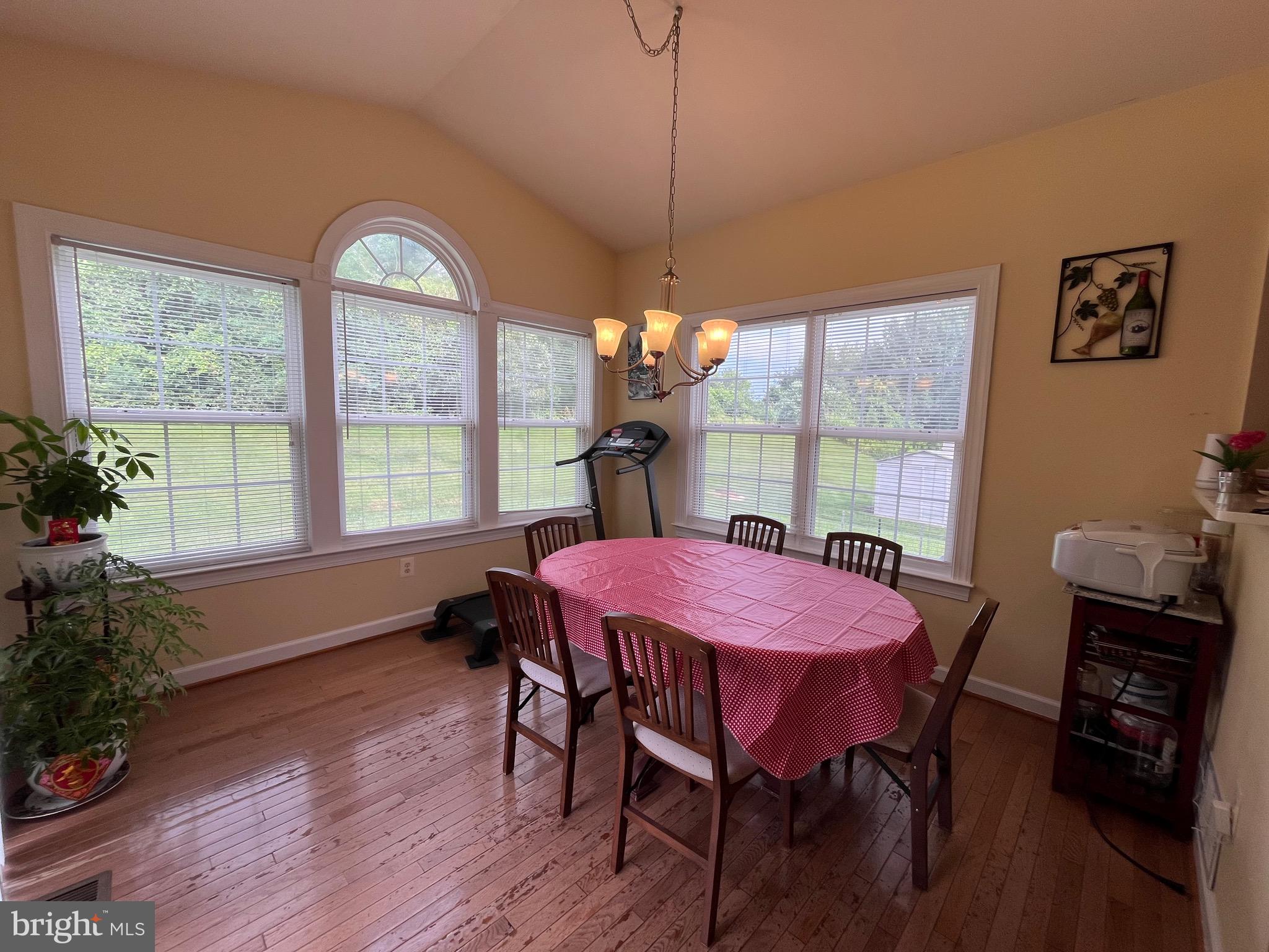 AIRDRIE MEADOWS - Residential
