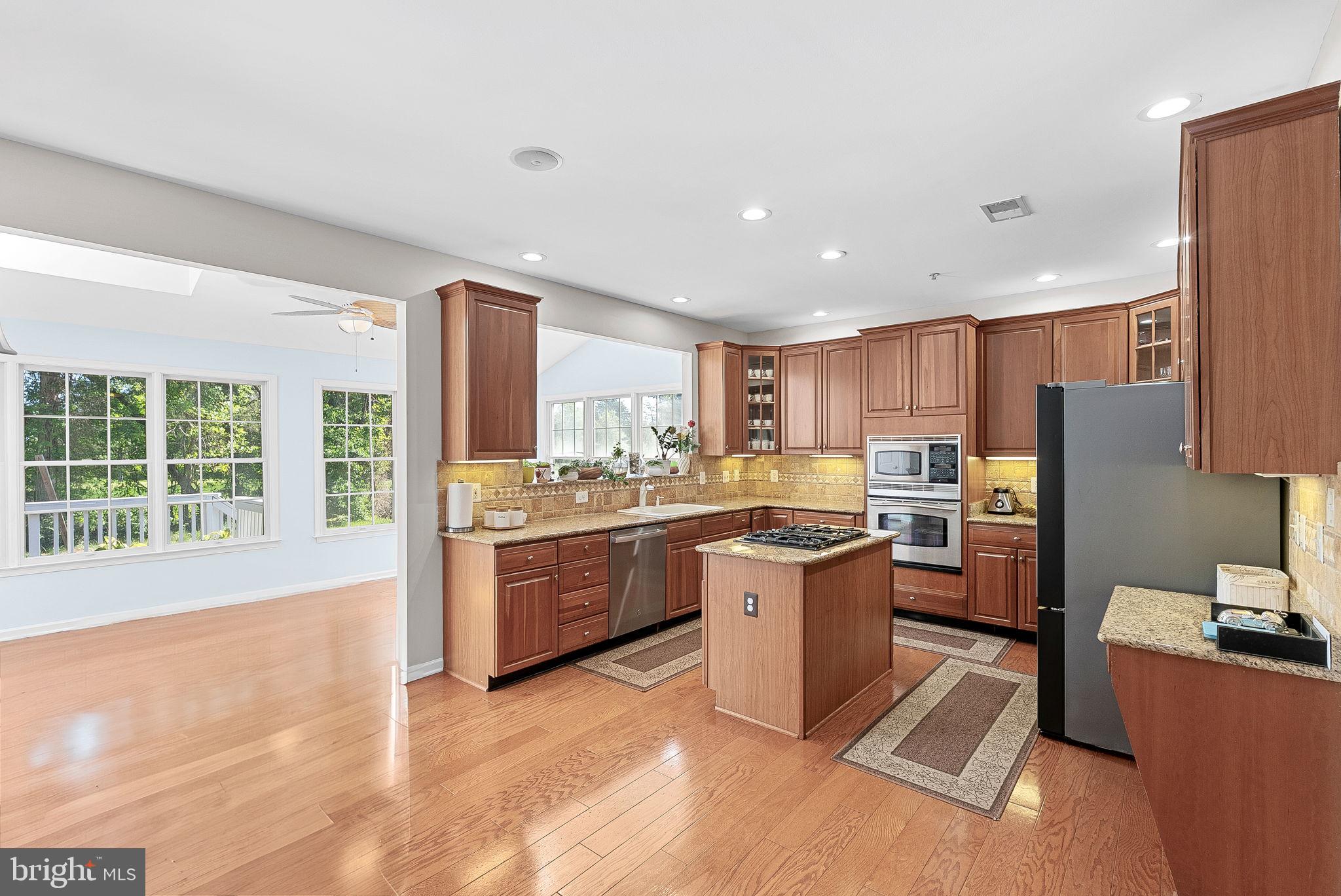 SOUTH RIDING - Residential Lease